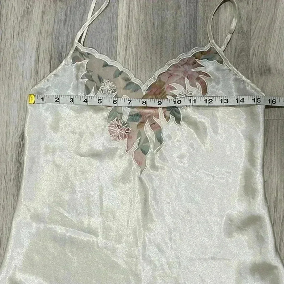 Vintage Val Mode Lingerie Ivory Satin Floral Sleeveless Slip Chemise Size L - Picture 4 of 7